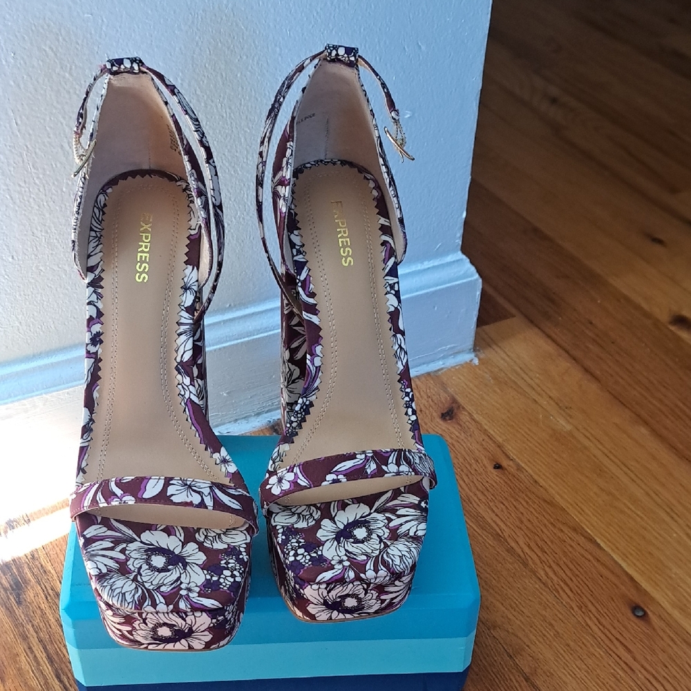 Express Floral Women's Heels - Burgundy and Cream
